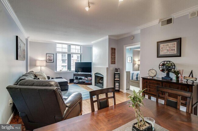 Foto del edificio - 1021 N Garfield St