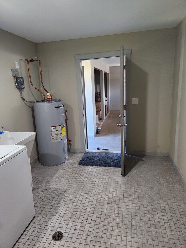 Foto del edificio - 381 S Kamehameha Ave