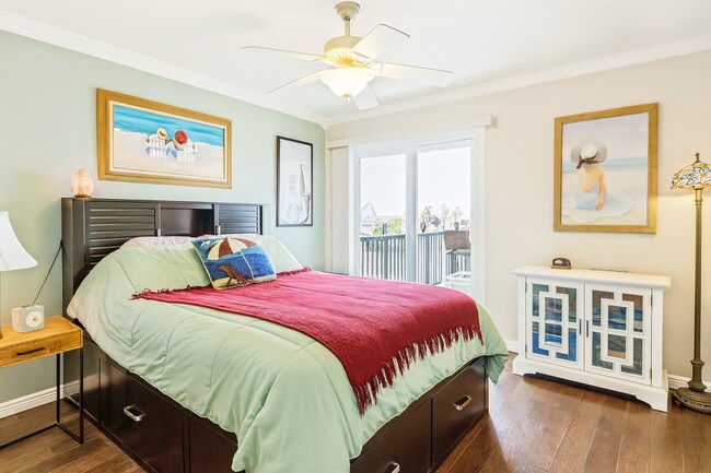 Foto del edificio - Top-Floor Condo with Marina Views – 1 Bed ...