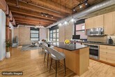 Foto principal - 607 Washington Ave S