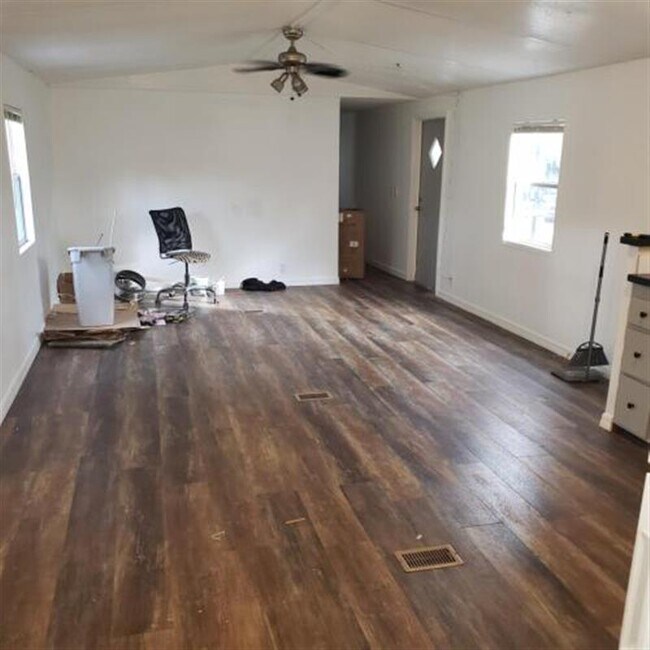 Building Photo - Seffner Homes
