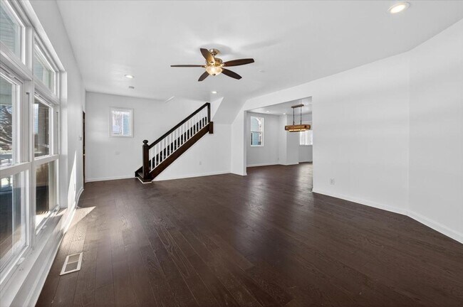 Foto del edificio - 2250 N Capitol Ave