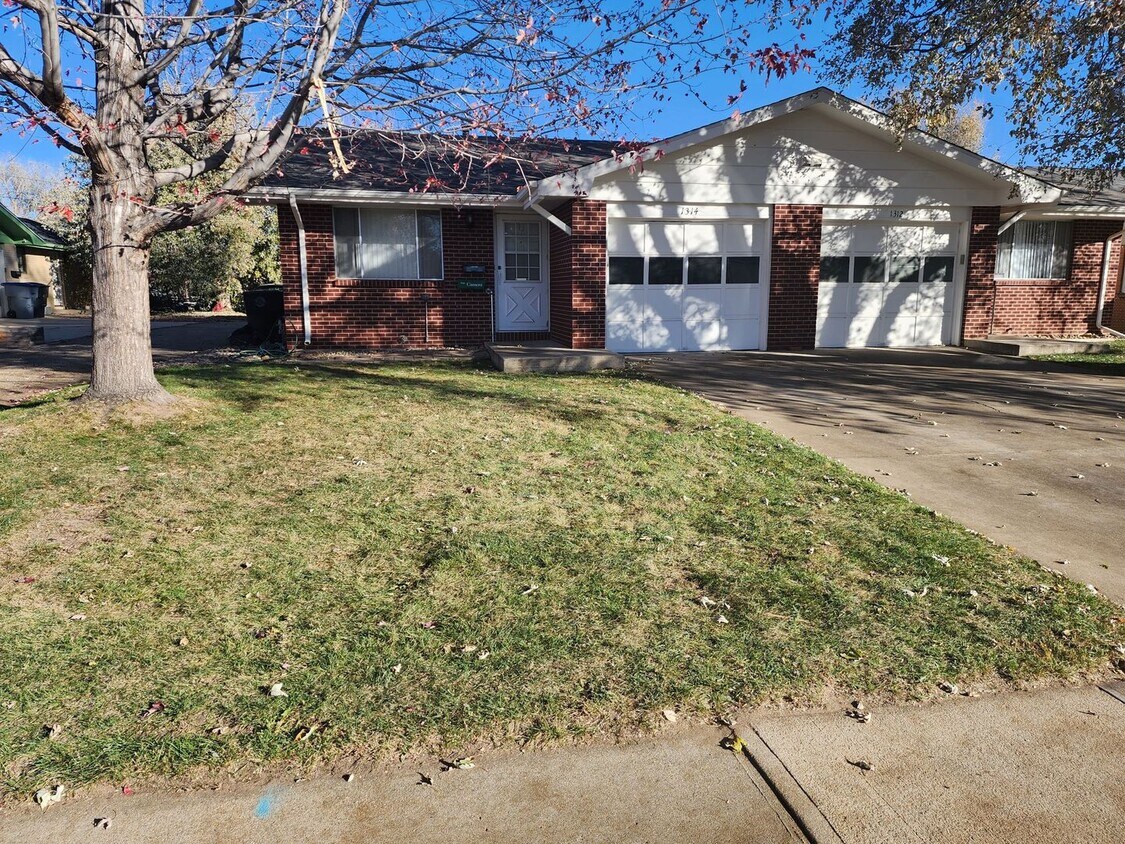 Primary Photo - 2 Bedroom Home in Longmont