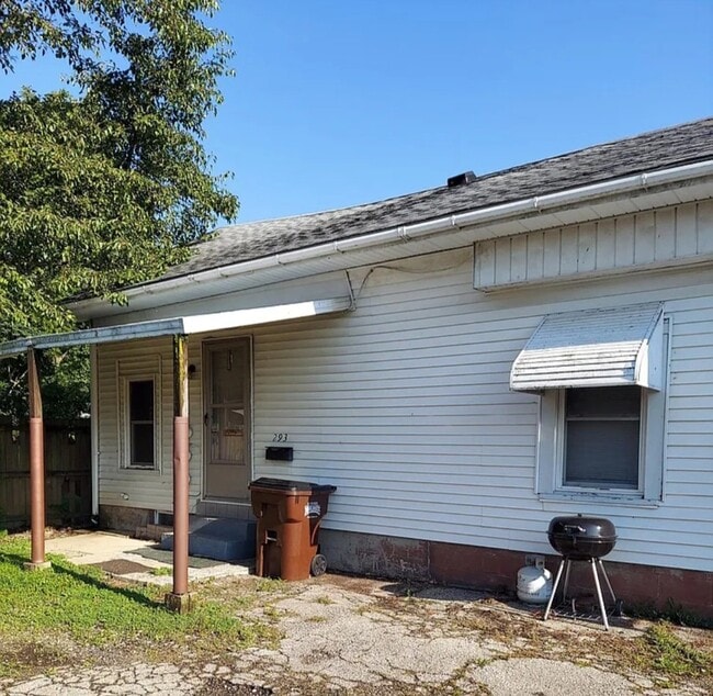 293 E Main St