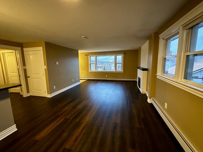 Building Photo - 109 Thistle St