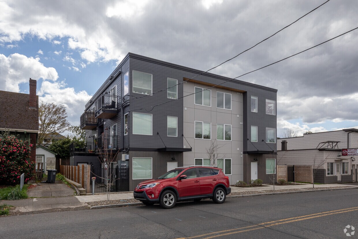 Building Photo - 4726 SE Belmont St
