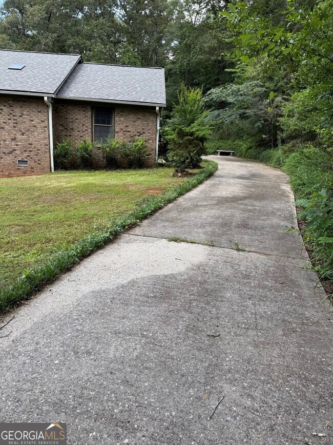Foto del edificio - 105 Crestwood Cir