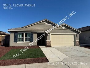 Building Photo - 960 S Clover Ave