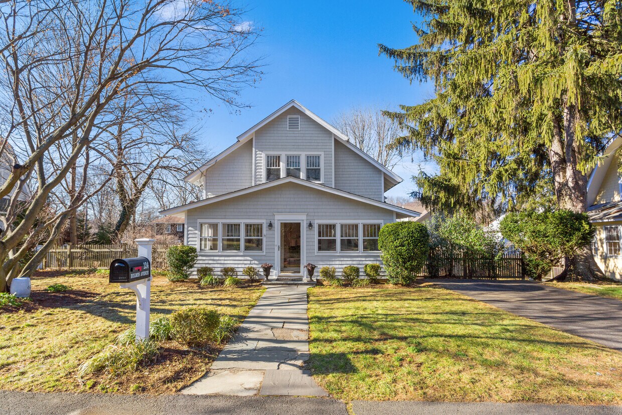 Primary Photo - 124 Holmes Ave