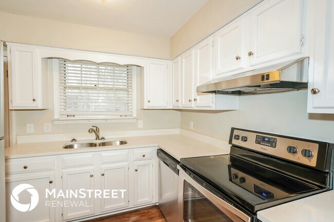 Foto del edificio - 242 Iris Dr