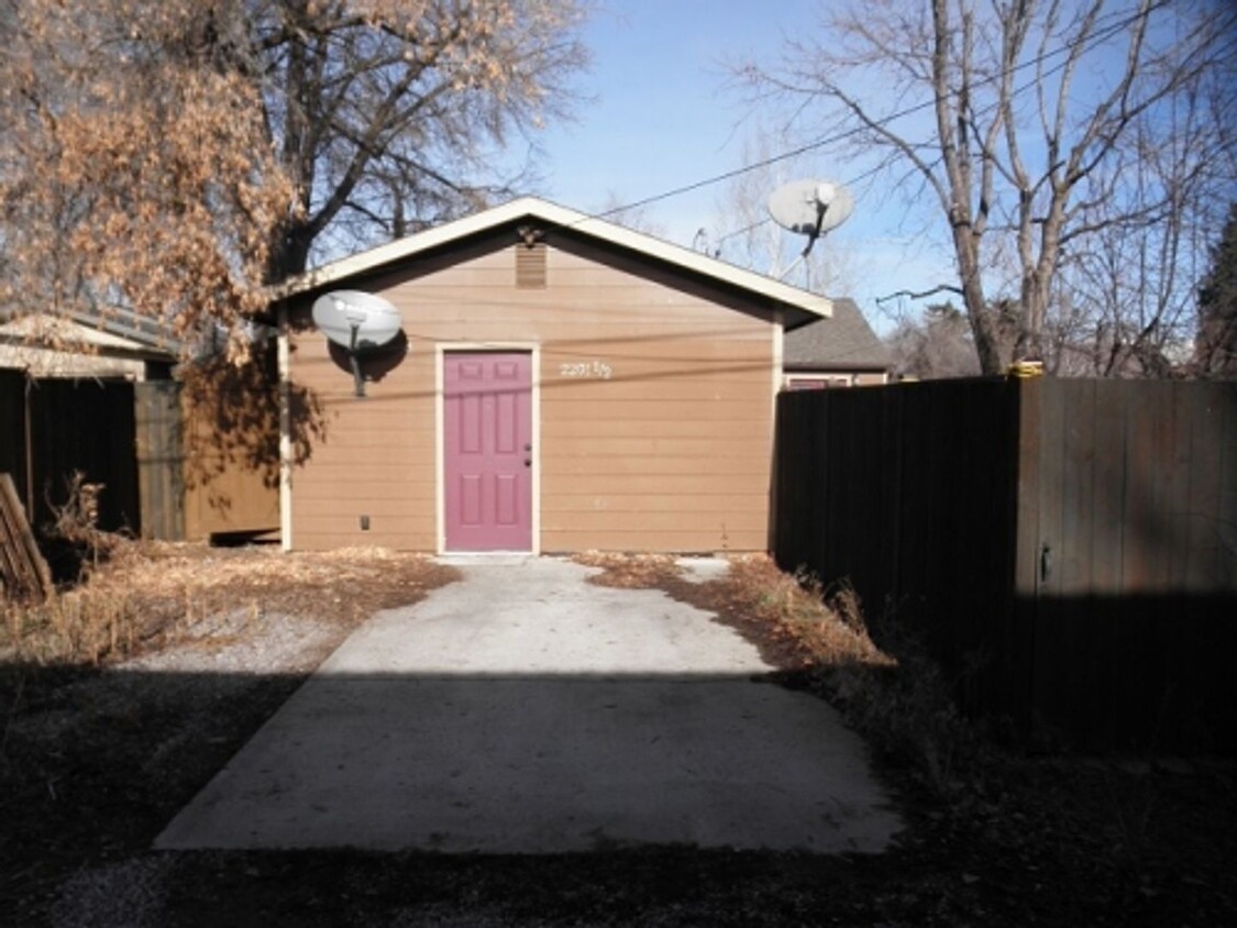 Primary Photo - Centrally Located studio ALLEY HOUSE