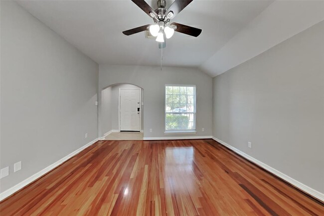 Foto del edificio - 17915 Hollow Hill Ln