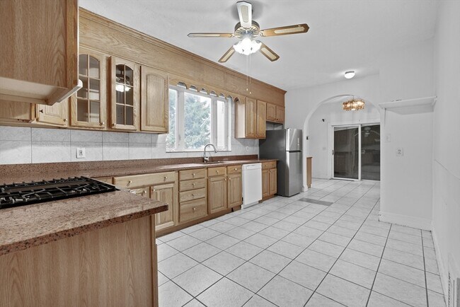 Building Photo - 26 Melvin St