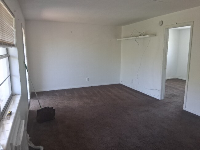 Foto del edificio - 604 SE 14th Ct