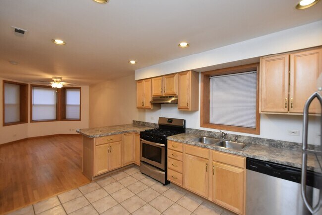 Foto del edificio - 2724 N Magnolia Ave