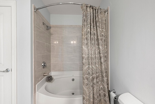 Foto del edificio - 325 E Paces Ferry Rd NE