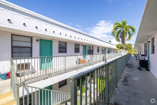 Building Photo - Cielo Miami Beach Apartments