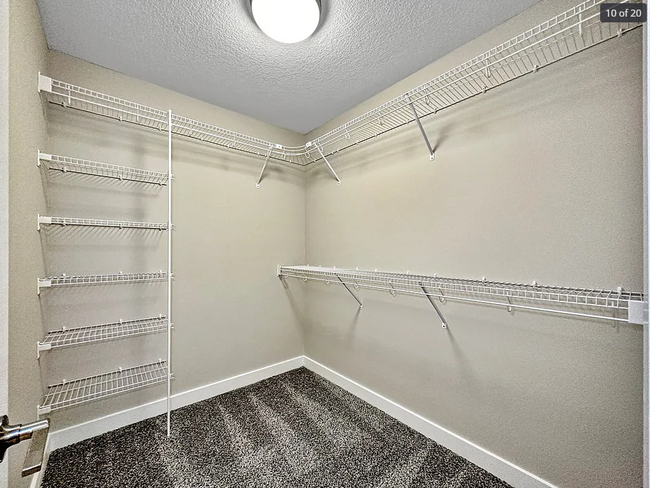 Foto del edificio - 9137 Calvin Dr