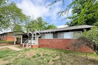 Building Photo - 121 Gill Dr