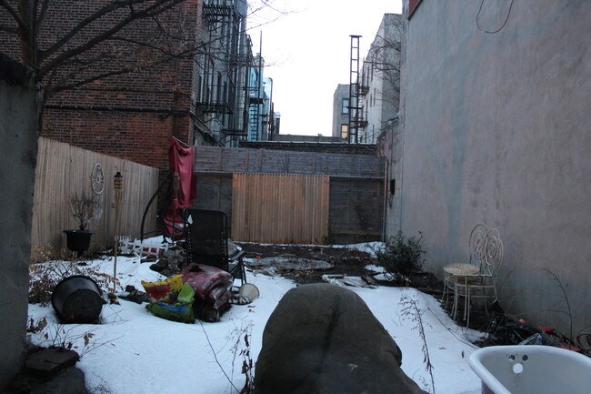 Foto del edificio - 570 Saint Marks Ave