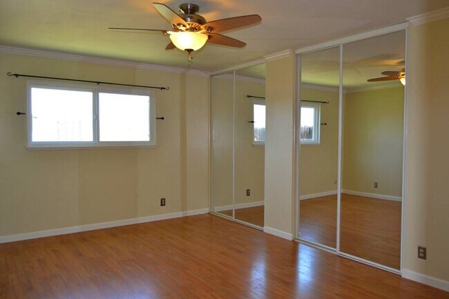 Building Photo - Santee HOUSE 2 BR 2BA+Bonus Room, 2 Car Ga...