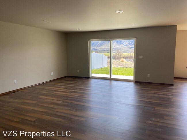 Foto del edificio - 3 br, 2 bath House - 428 Hammond Lane