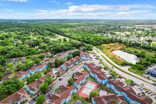 Building Photo - 2731 N Poinciana Blvd