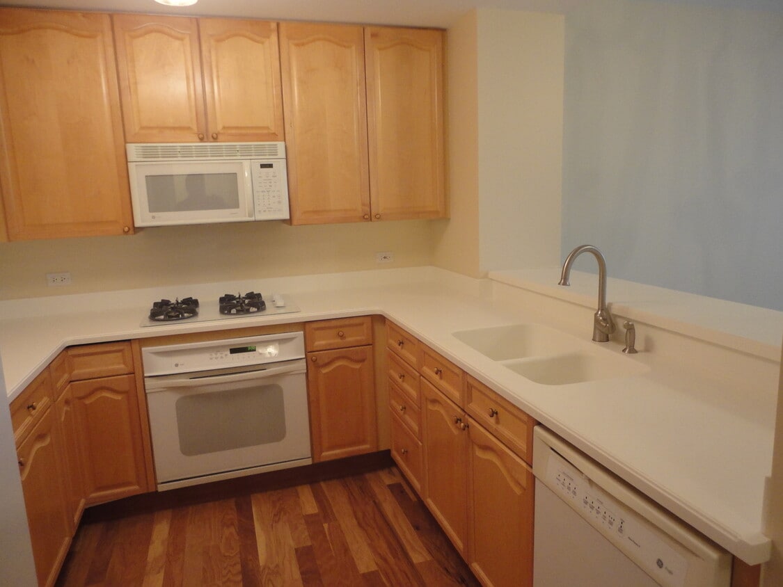 Primary Photo - 44 N Vail Ave