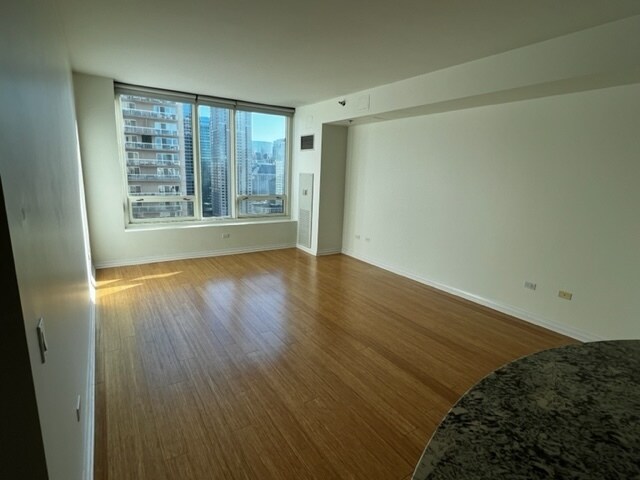 Building Photo - 33 W Ontario St