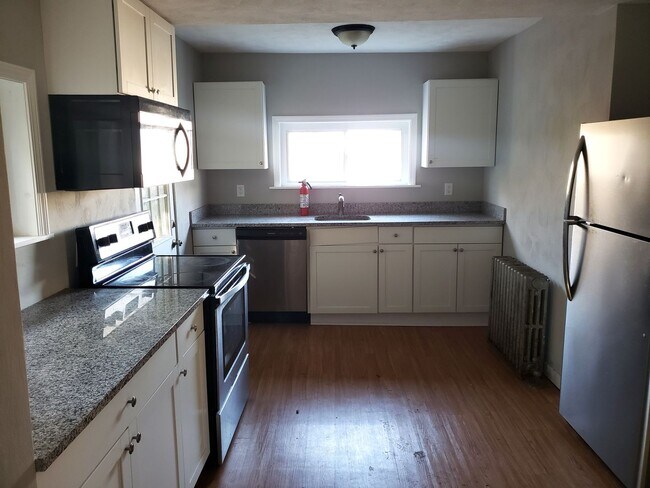 Foto del edificio - Welcome Home to 1336 Fallowfield Ave: A Ch...