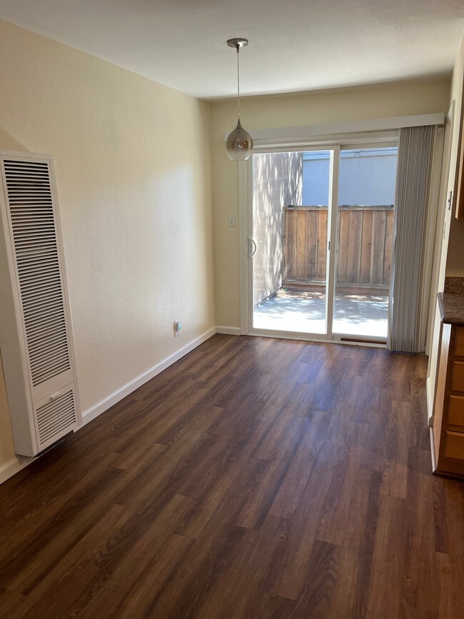 dining and slider to back yard - 1919 Ygnacio Valley Rd