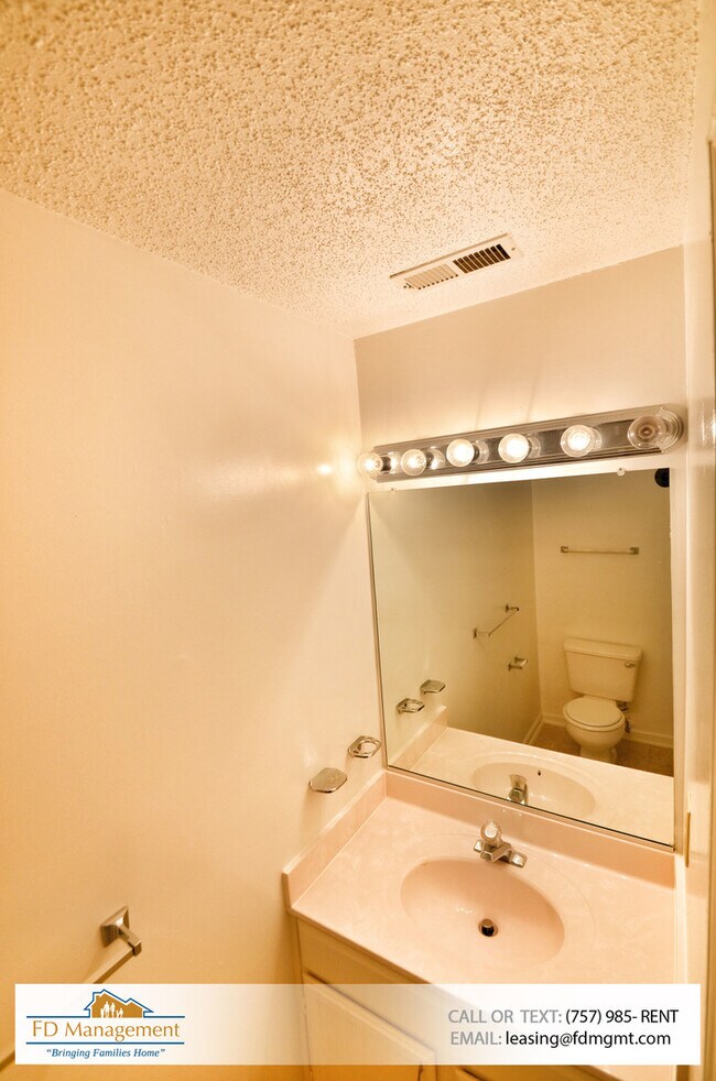 Foto del edificio - Spacious Condo Available in Newport News!