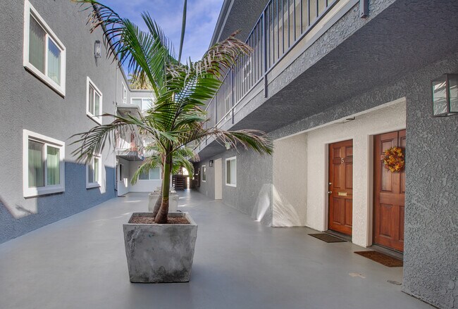 Foto del edificio - 3501 Jasmine Ave