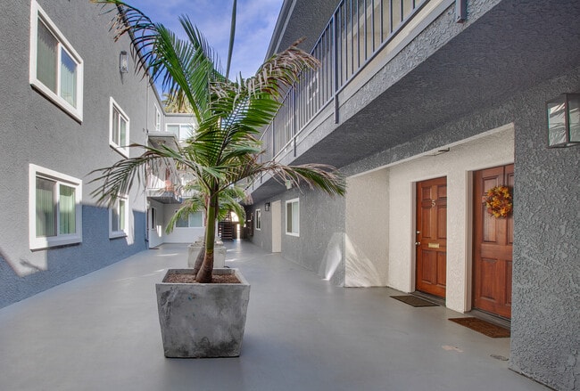 Building Photo - 3501 Jasmine Ave