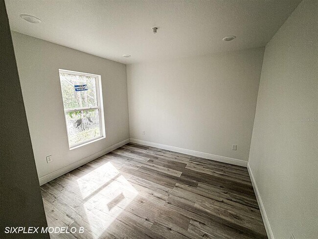 Foto del edificio - 2201 Conway Dr