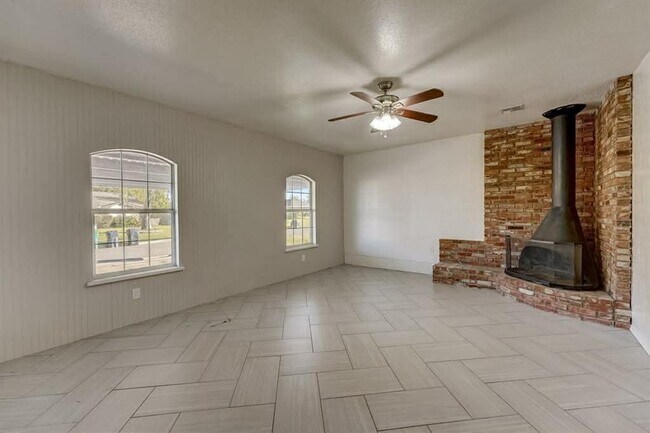 Building Photo - 2600 SW 78th St
