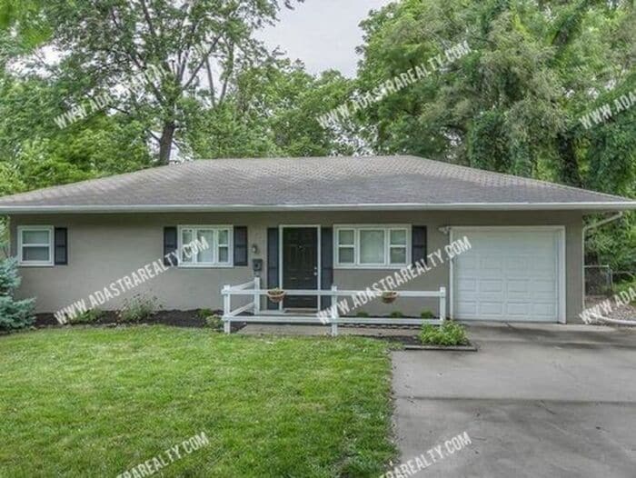 6510 W 83rd St, Overland Park, KS 66204 House Rental in Overland Park