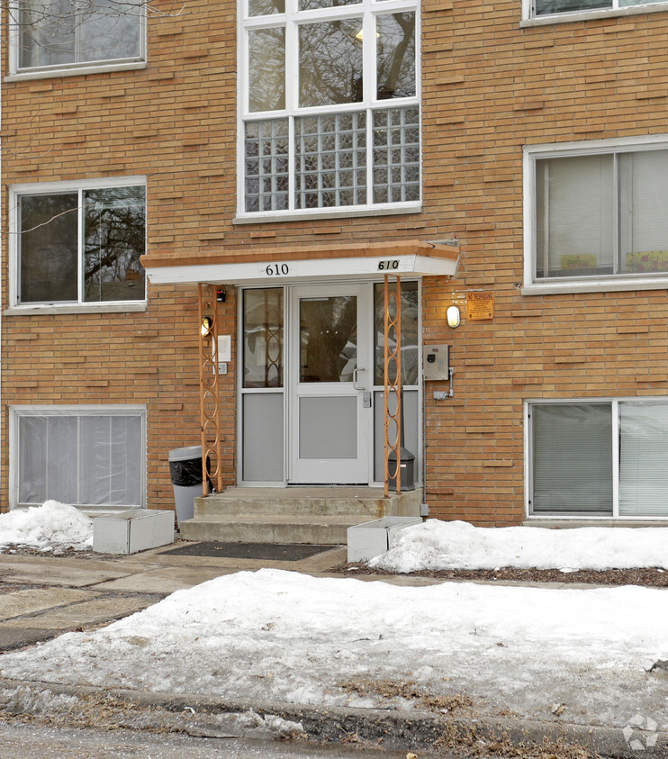 Building Photo - 610 Chatsworth St N