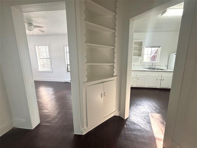 Foto del edificio - 3312 Oak Springs Dr