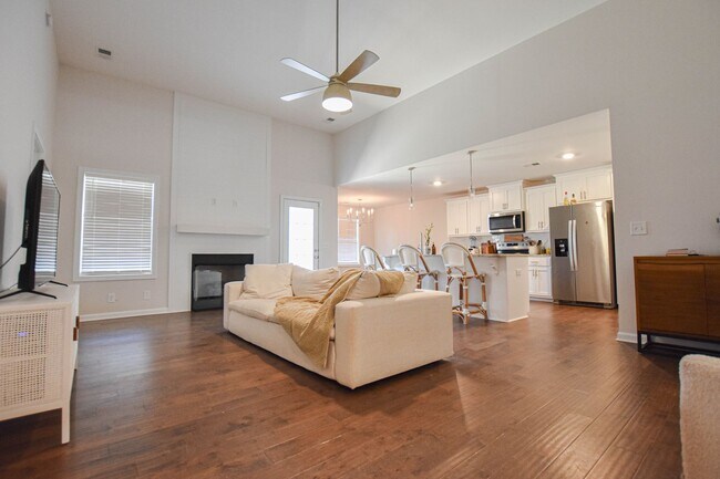 Foto del edificio - Pet Friendly Three Bedroom!