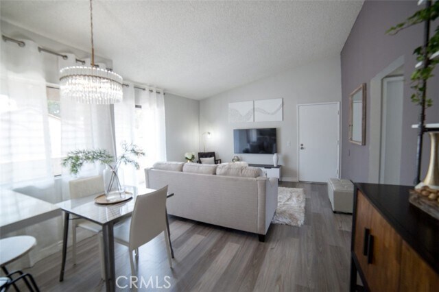 Foto del edificio - 15338 Gundry Ave