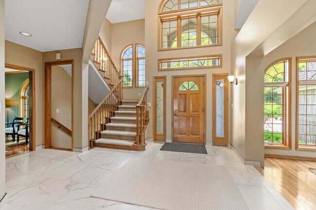 Foto del edificio - 6210 Deerwood Cir N