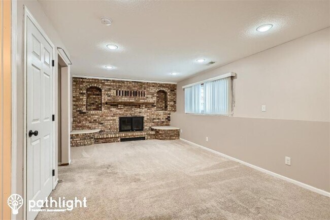 Foto del edificio - 9708 Washburn Ave N