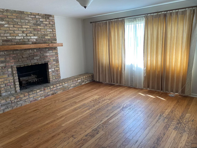 Foto del edificio - 4431 Oaklawn Dr