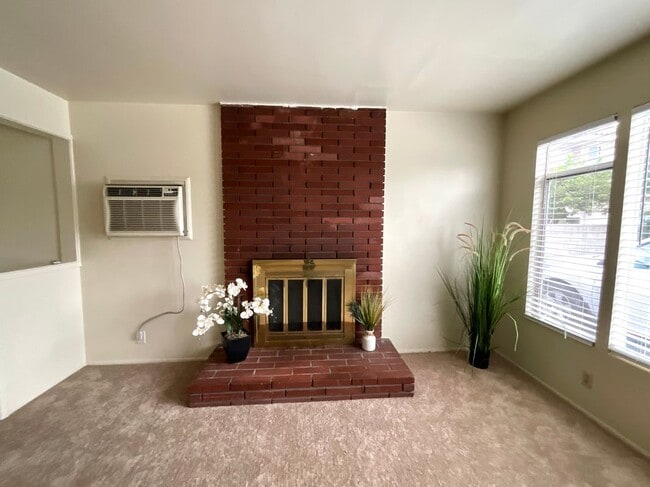 Building Photo - 9713 Longden Ave