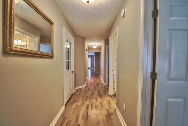 Building Photo - 3606 Cagney Dr