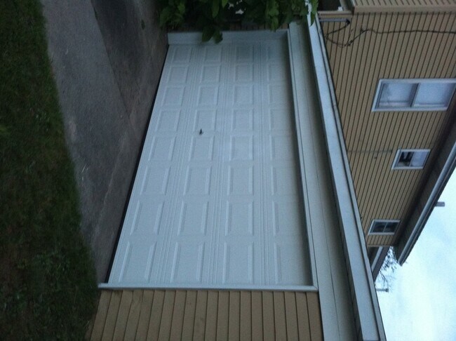 Building Photo - 4 Bedroom 1 Bath Single Family Home on SE ...