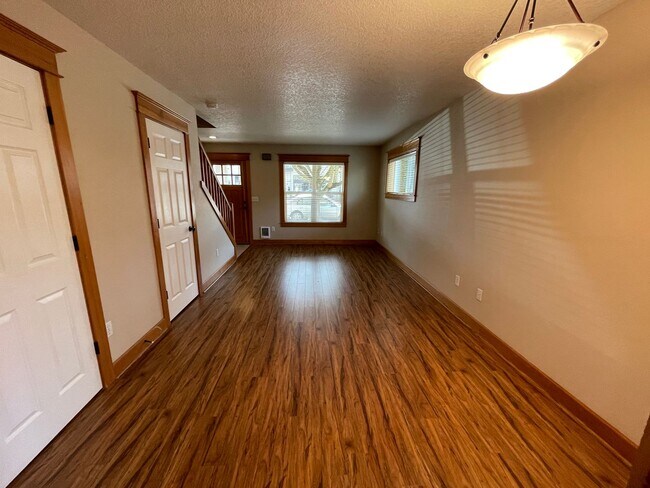 Foto del edificio - 2507 E Burnside St