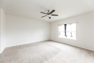 Building Photo - 541 Amberwood Pk Dr