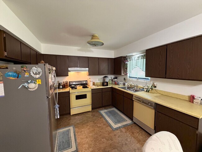 Foto del edificio - 2 Bed 1 Bath Side By Side Duplex in Port Edwards